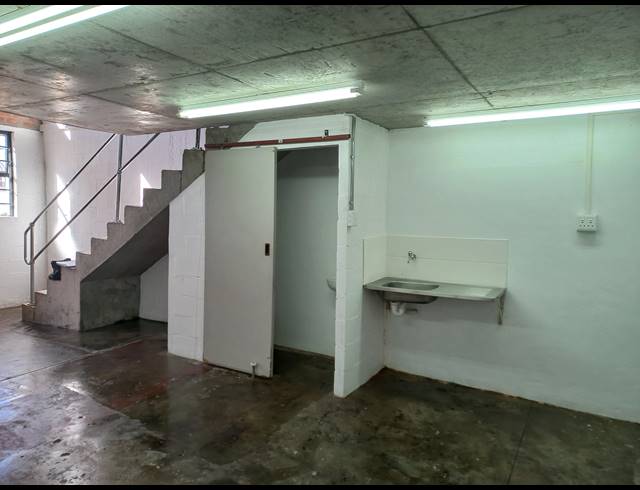 188M² WAREHOUSE TO LET IN MAITLAND